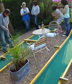 2PUTT - NEW! - Great for Gardens